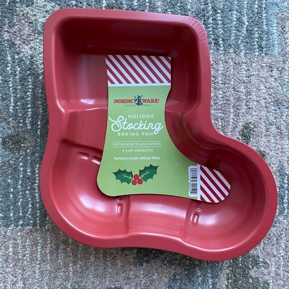 Nordic Ware Nonstick Red Santa Stocking Baking Pan - Picture 6 of 7